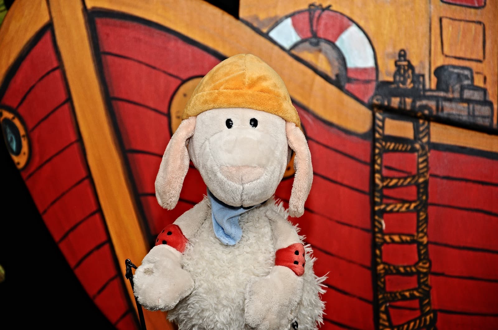 Stabpuppe: das Schaf Wolle